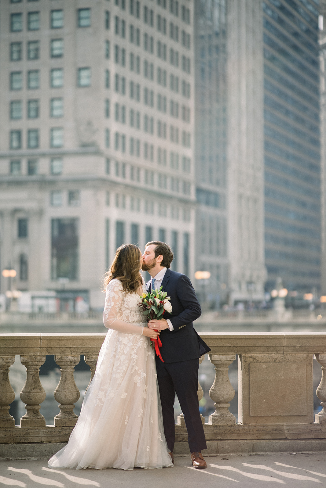 Anthony Rizzo got engaged with the beautiful Chicago skyline in